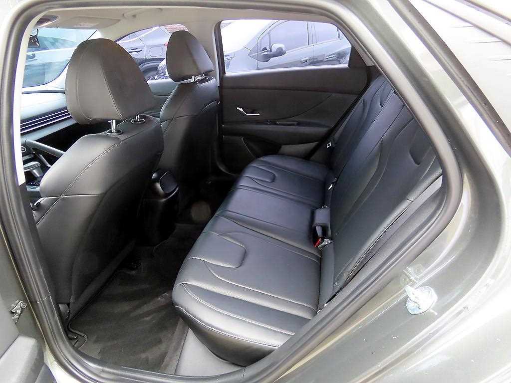 HYUNDAI Avante - Vista 6