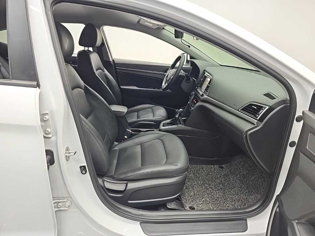 HYUNDAI Avante 2018 - Importación desde Corea - HF Imports Iquique - Foto 18