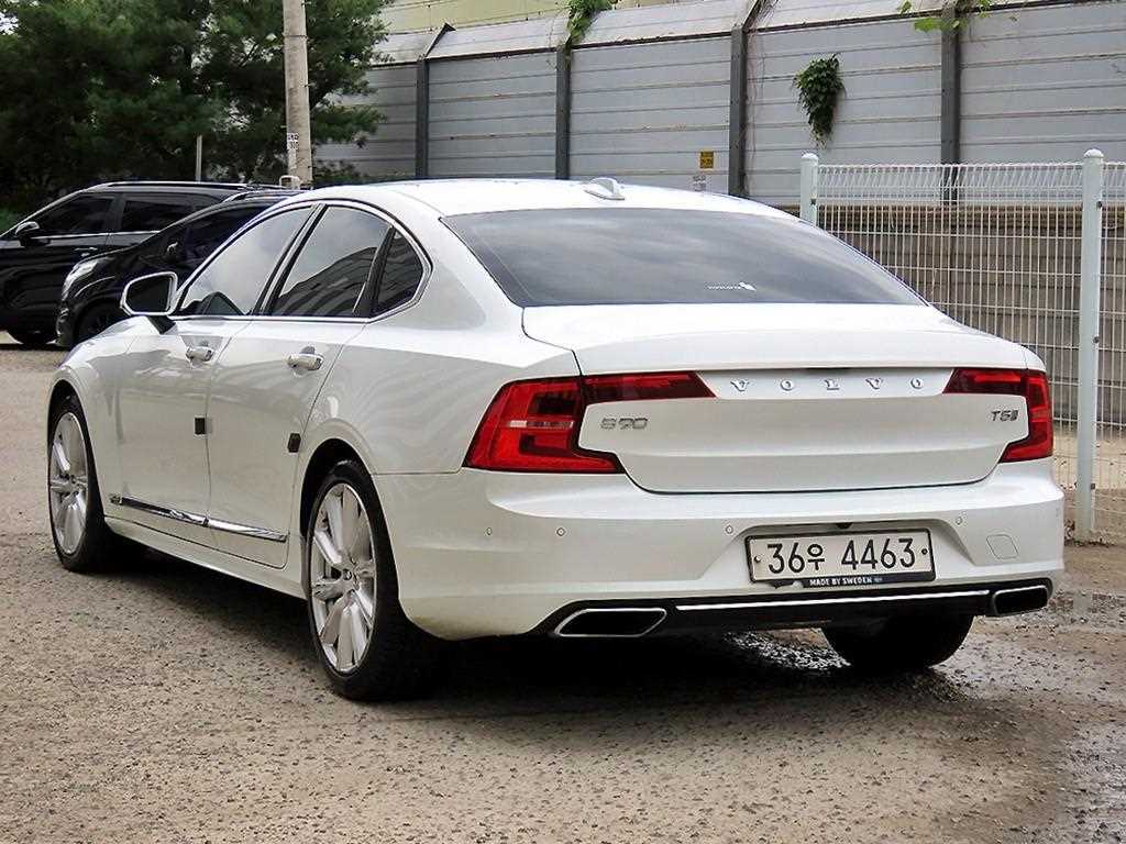 Volvo S90 - Vista 3
