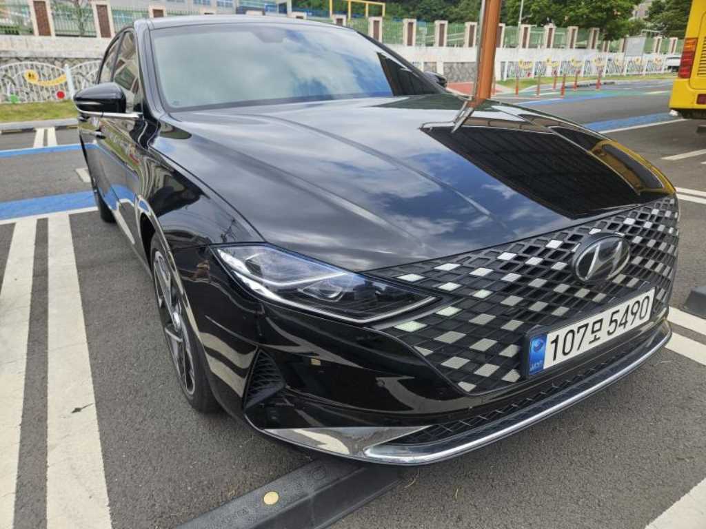 HYUNDAI Grandeur - Vista 2