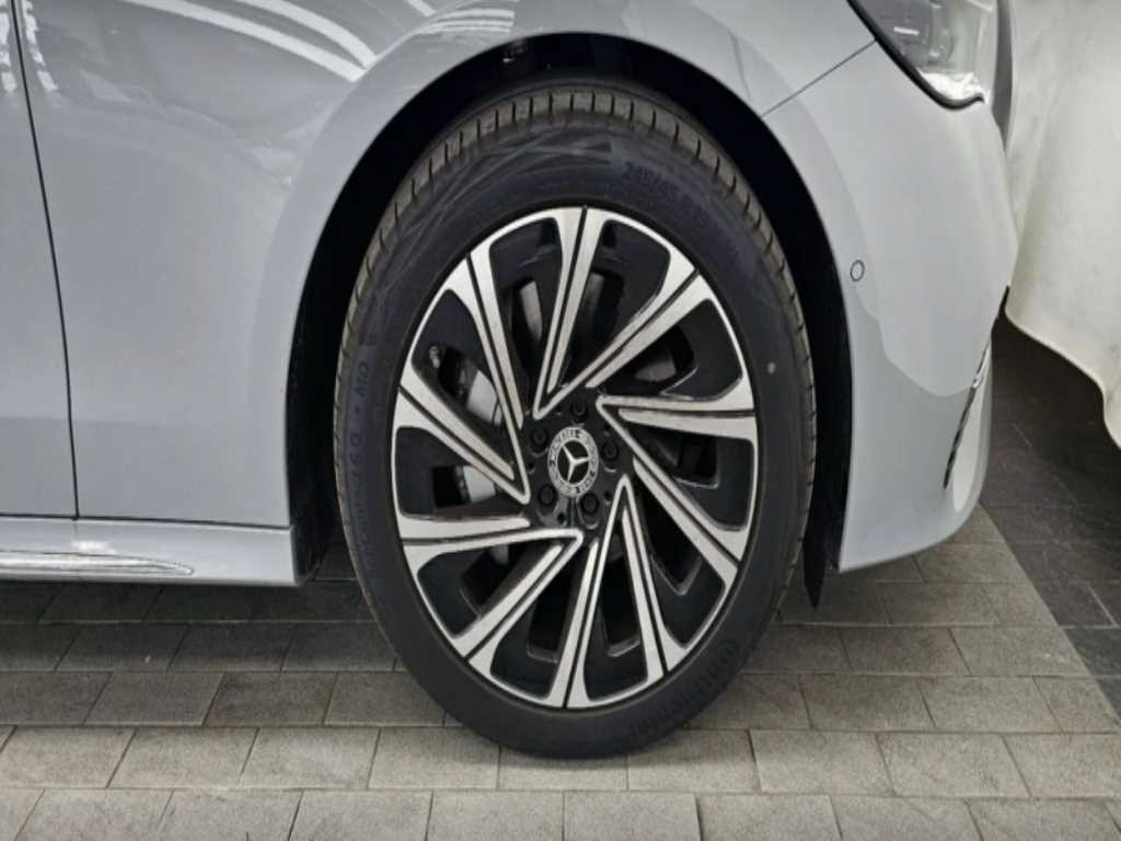 Mercedes Benz E class - Vista 6