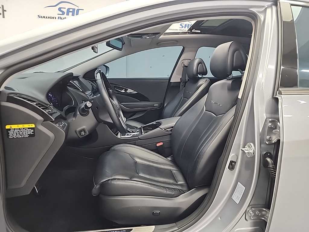 HYUNDAI Grandeur - Vista 11