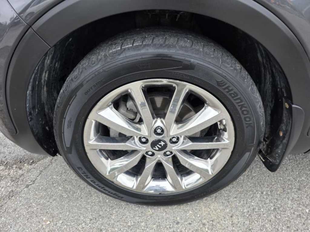 KIA Sorento - Vista 8