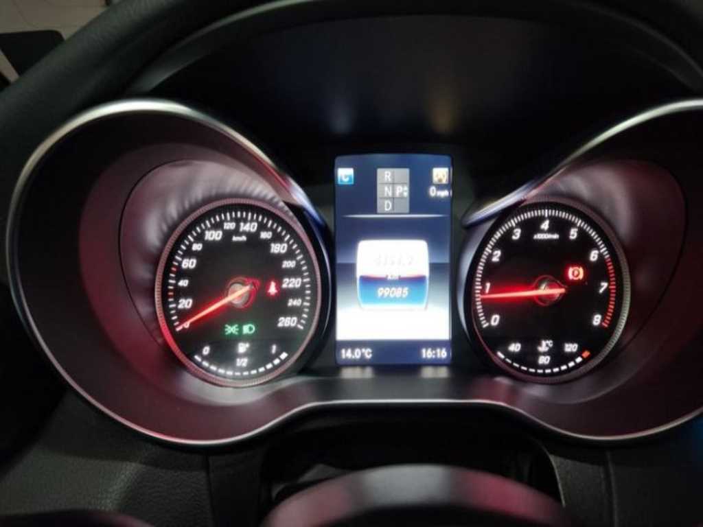 Mercedes Benz C Class - Vista 9
