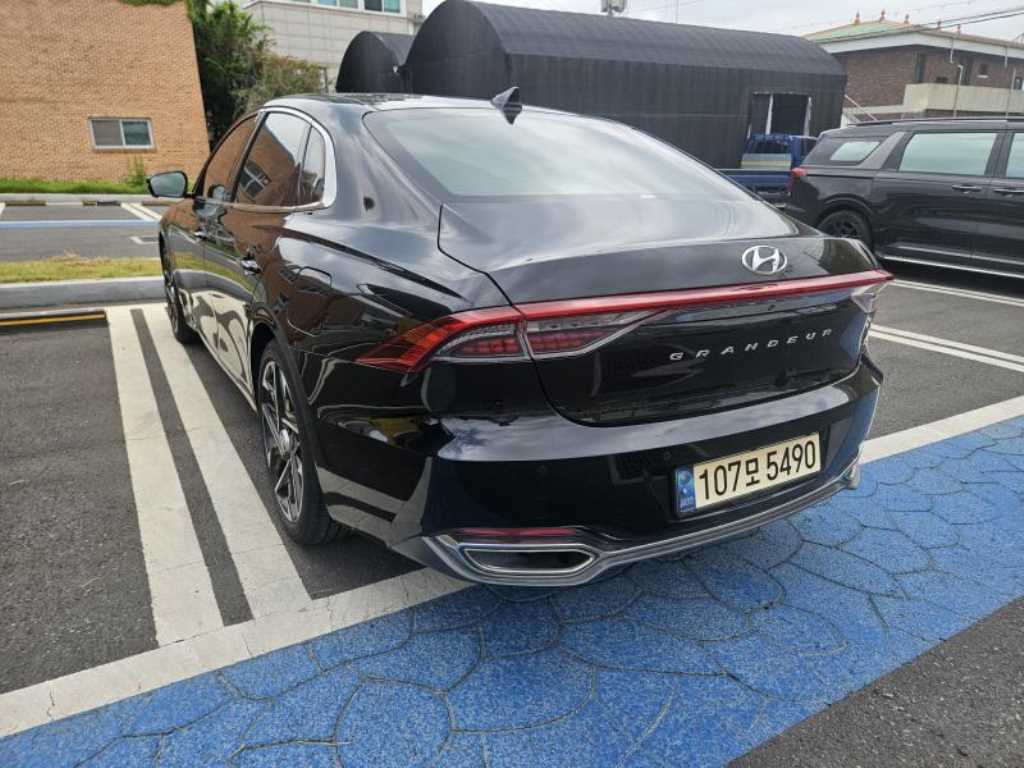 HYUNDAI Grandeur - Vista 4