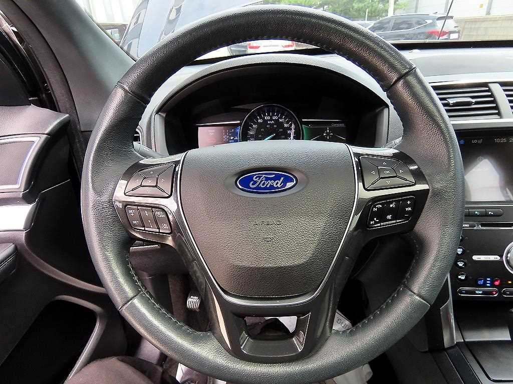 Ford Explorer - Vista 8