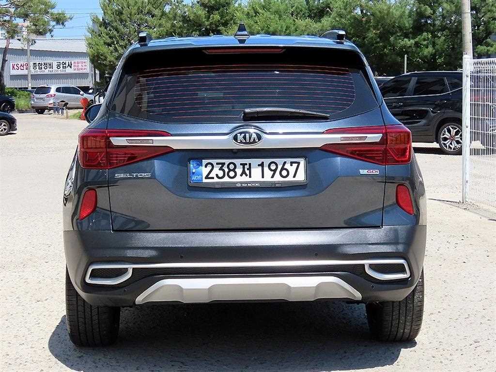 KIA Seltos - Vista 4