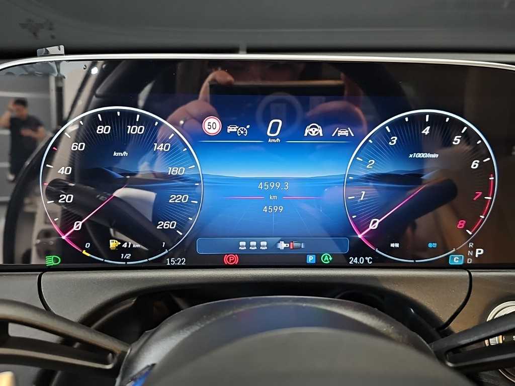 Mercedes Benz E class - Vista 6