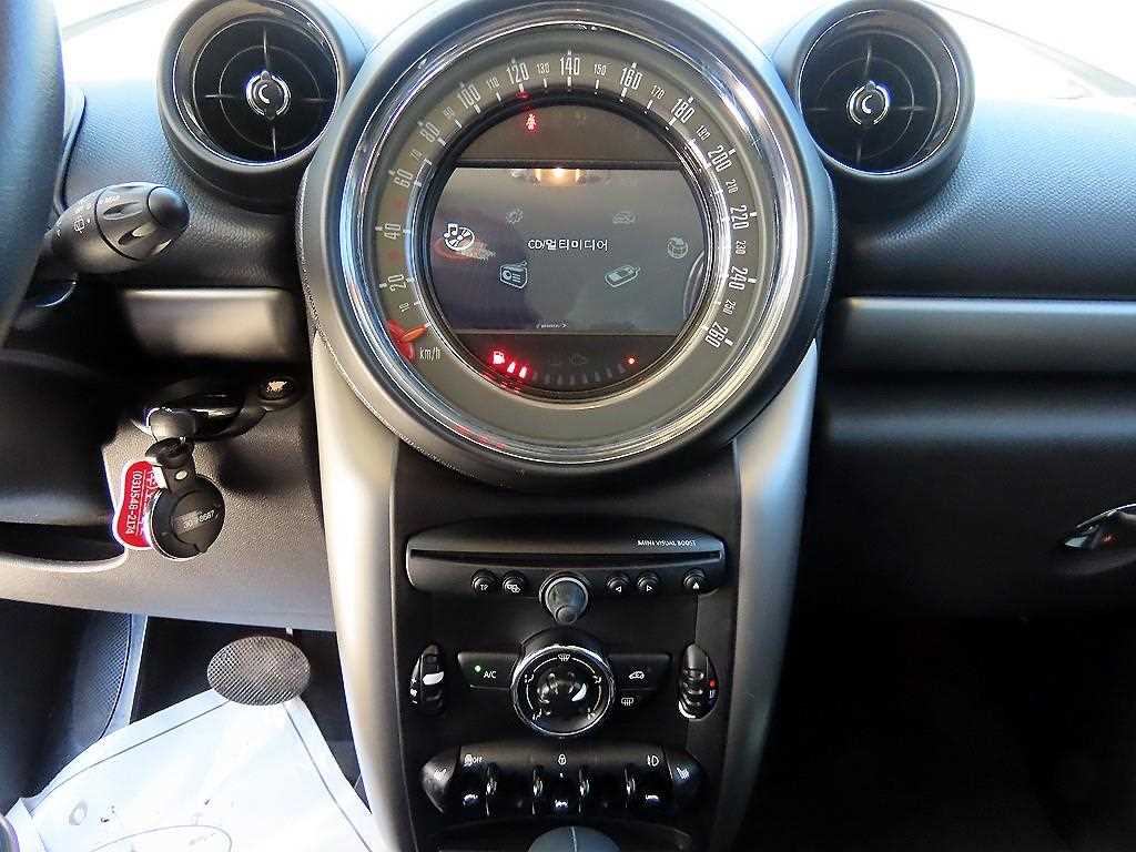 Mini Countryman - Vista 12