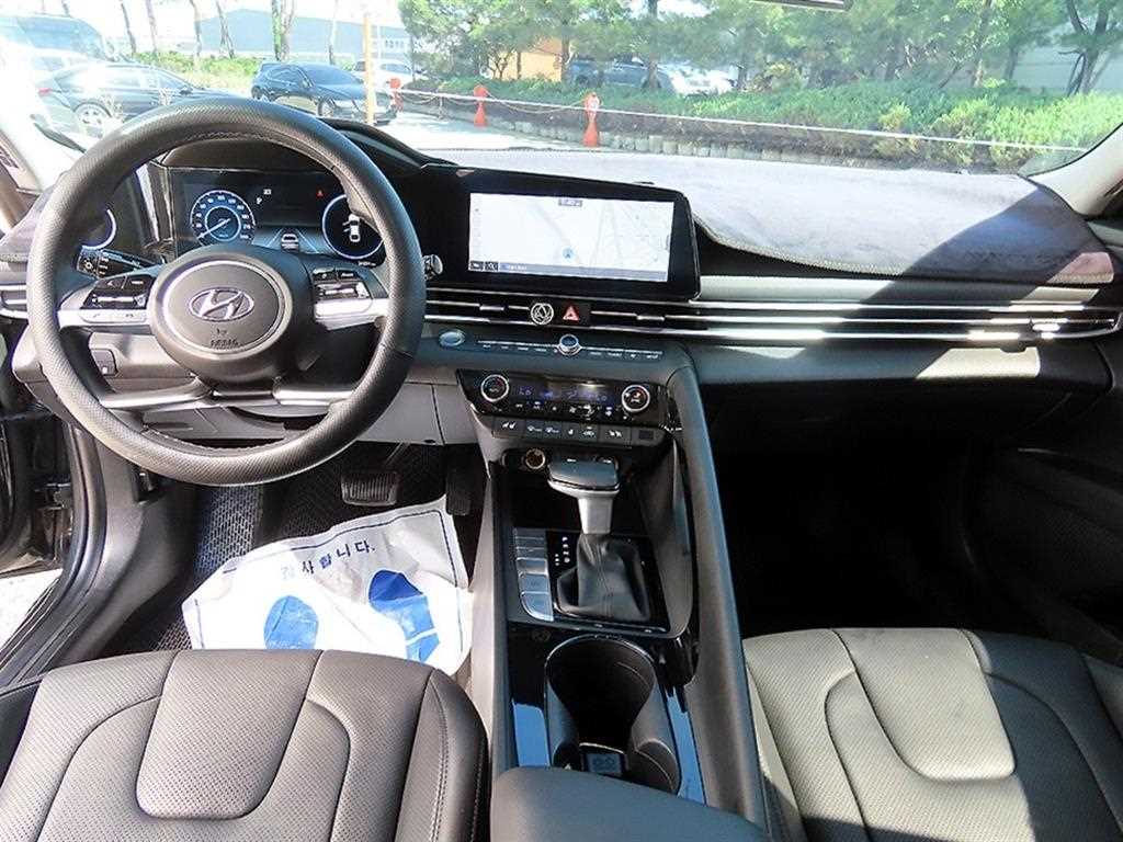 HYUNDAI Avante - Vista 7