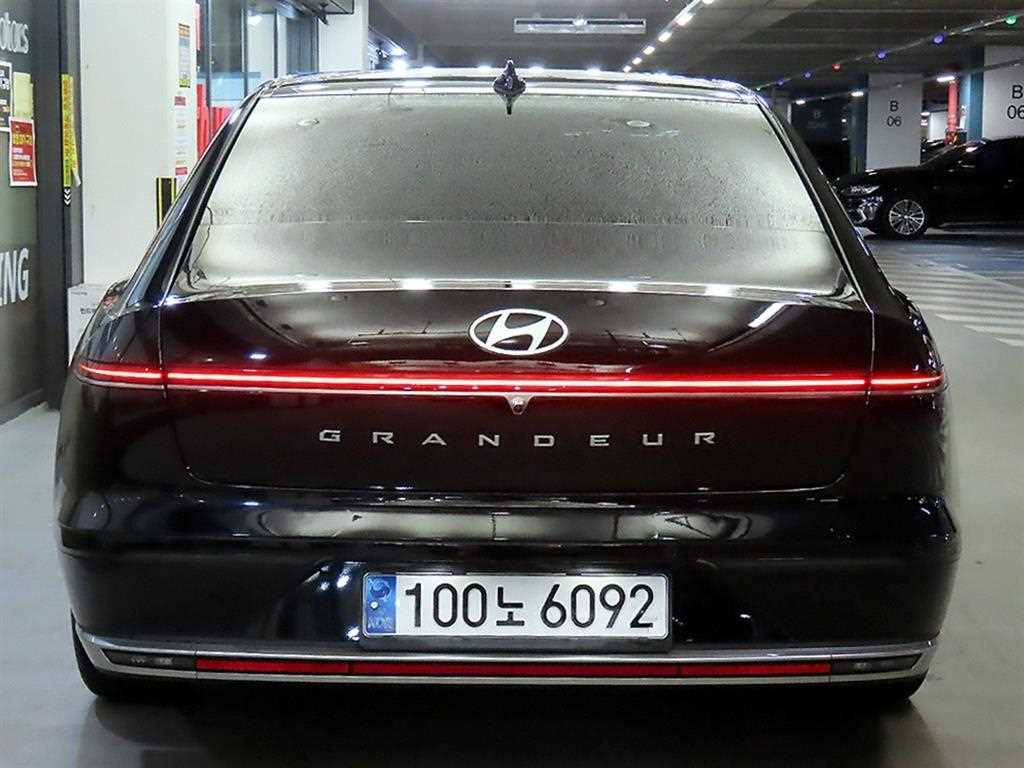 HYUNDAI Grandeur - Vista 5