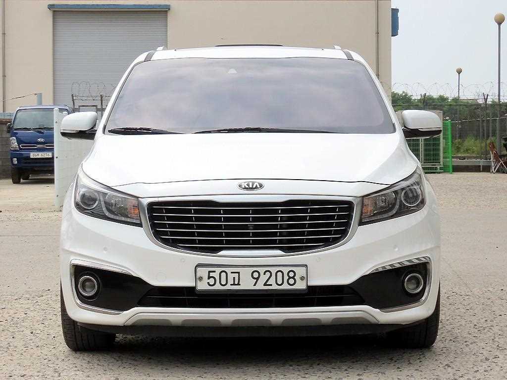 KIA Carnival 2016 Blanco - Importación desde Corea - HF Imports Iquique - Foto 1