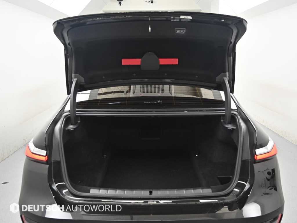 BMW 7 Series - Vista 5