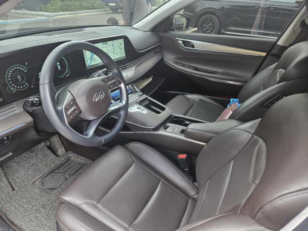 HYUNDAI Grandeur - Vista 6