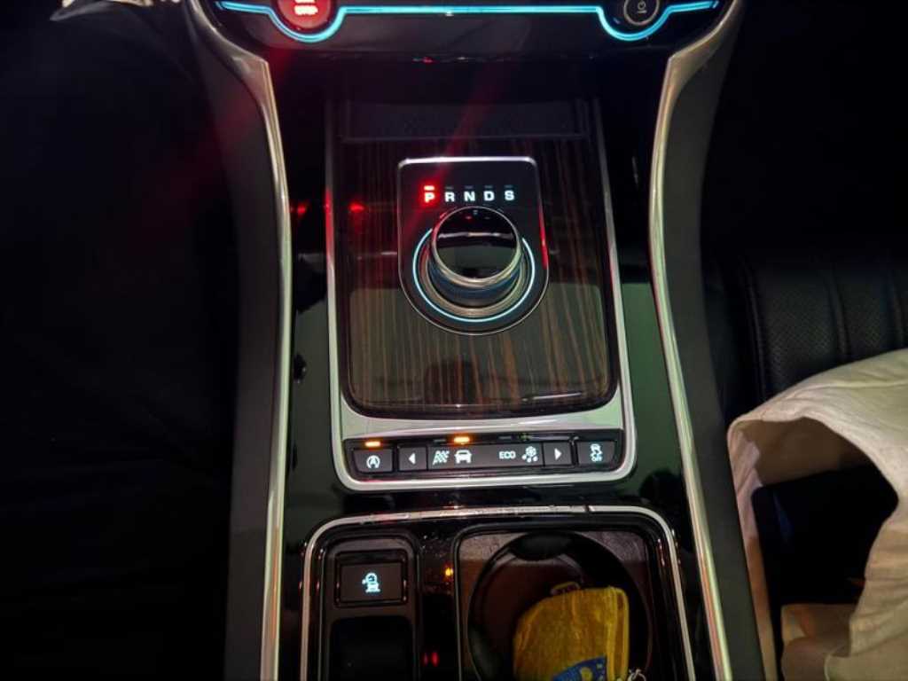 Jaguar XF - Vista 9