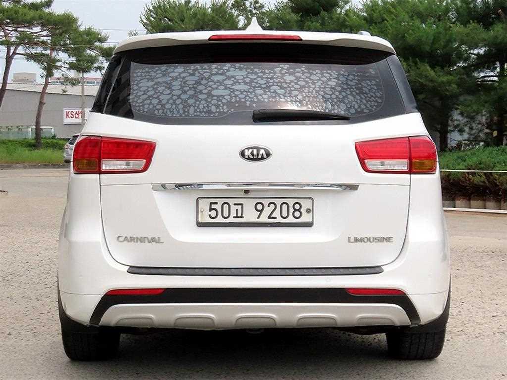KIA Carnival - Vista 4