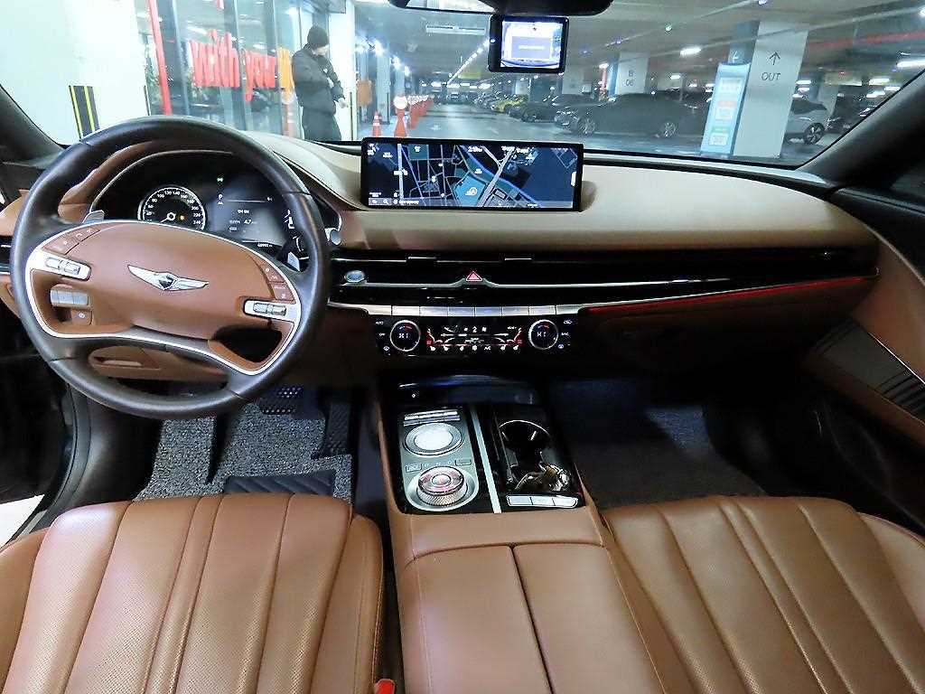 Genesis G80 - Vista 10
