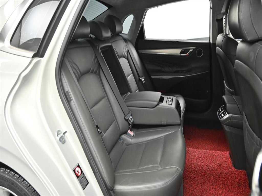 HYUNDAI Grandeur - Vista 12