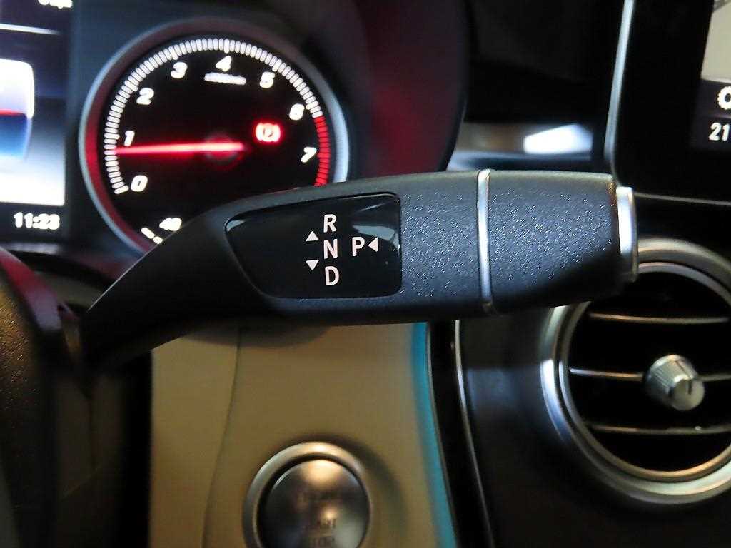 Mercedes Benz GLC Class - Vista 12