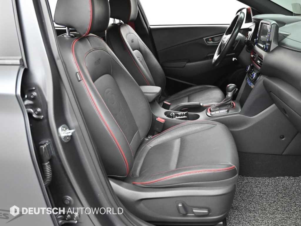 HYUNDAI Kona - Vista 10