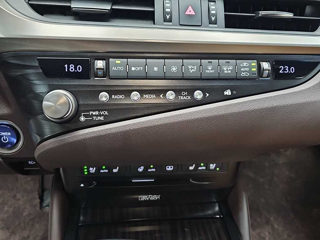 Lexus ES - Vista 10