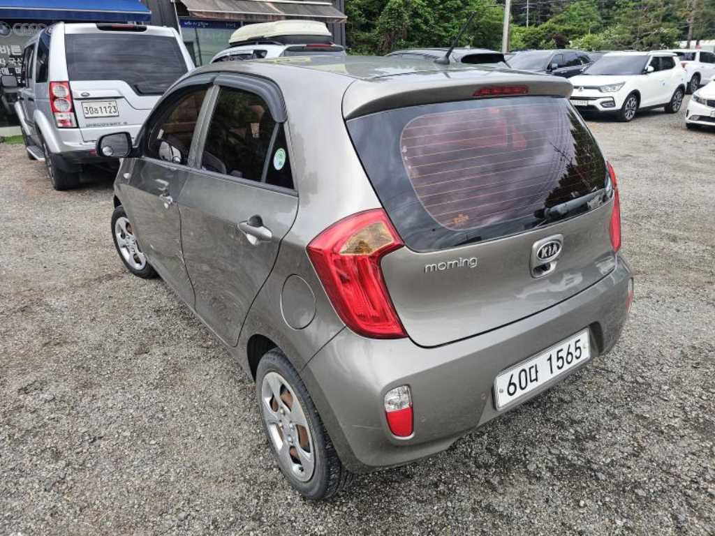 KIA Morning - Vista 5