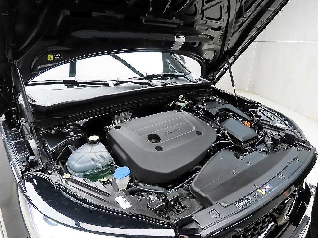 Volvo XC40 2025 Negro - Importación desde Corea - HF Imports Iquique - Foto 19