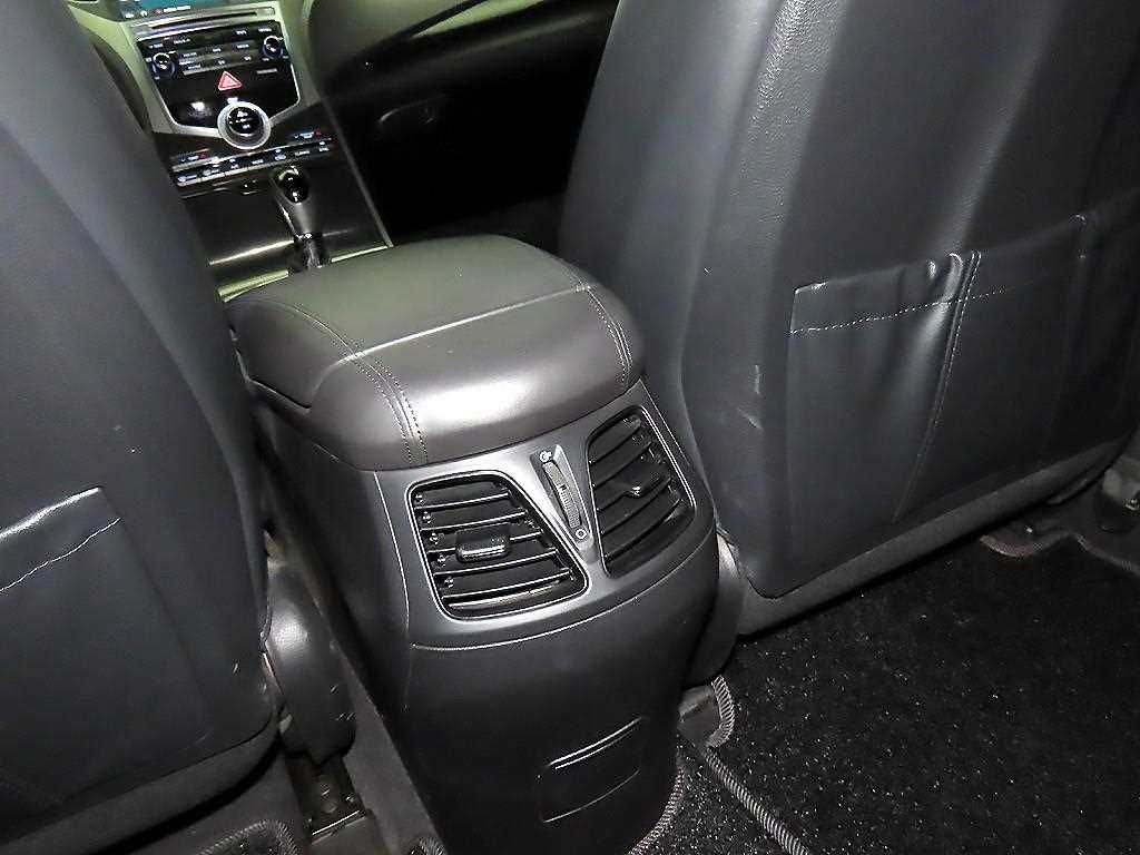 HYUNDAI Grandeur - Vista 8