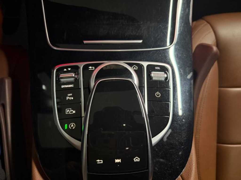 Mercedes Benz E class - Vista 12
