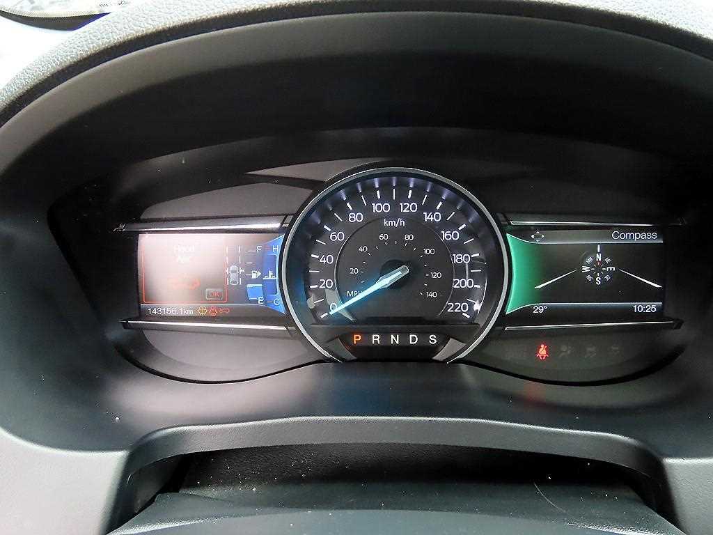 Ford Explorer - Vista 9