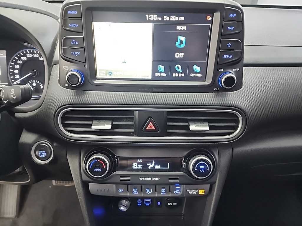 HYUNDAI Kona - Vista 10