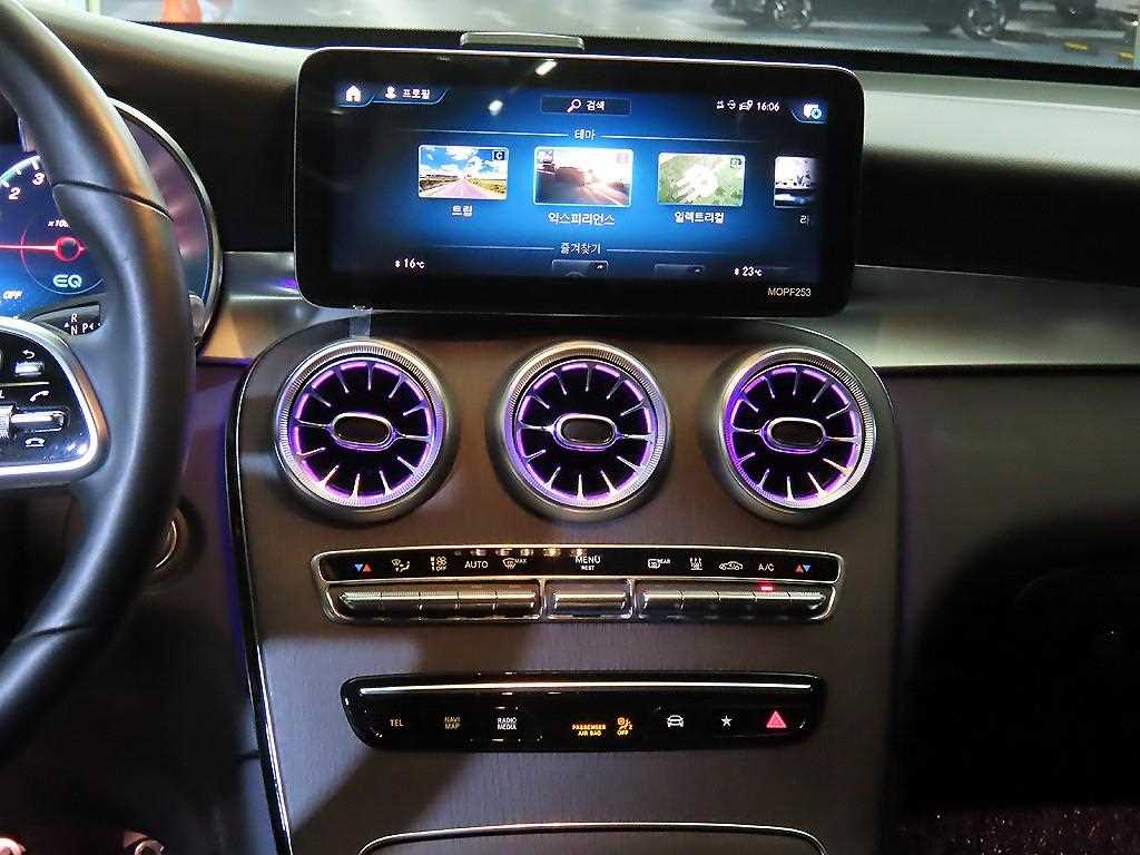 Mercedes Benz GLC Class - Vista 11