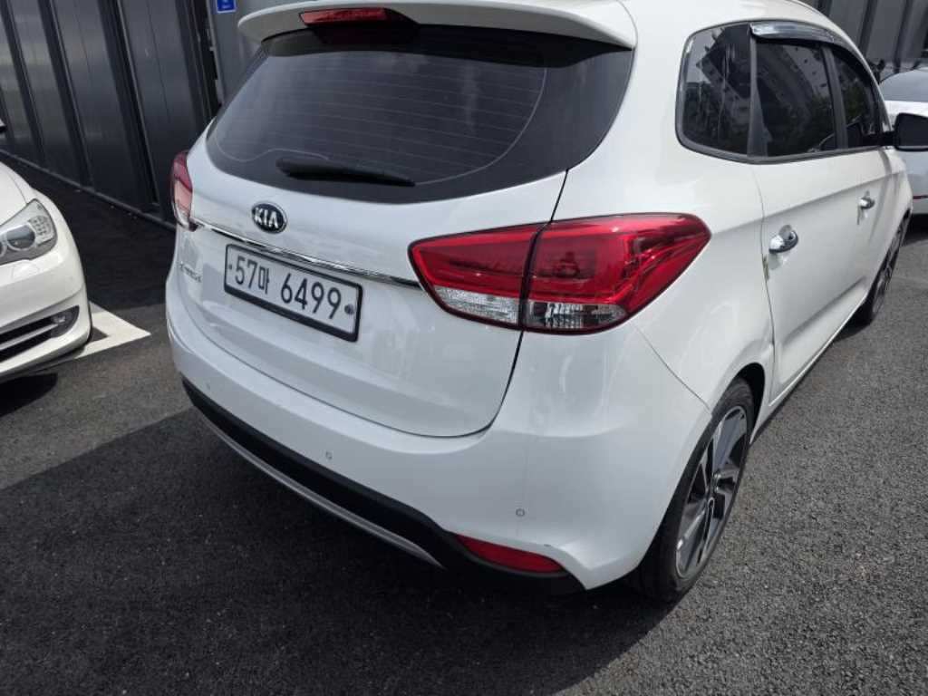 KIA Carens - Vista 3