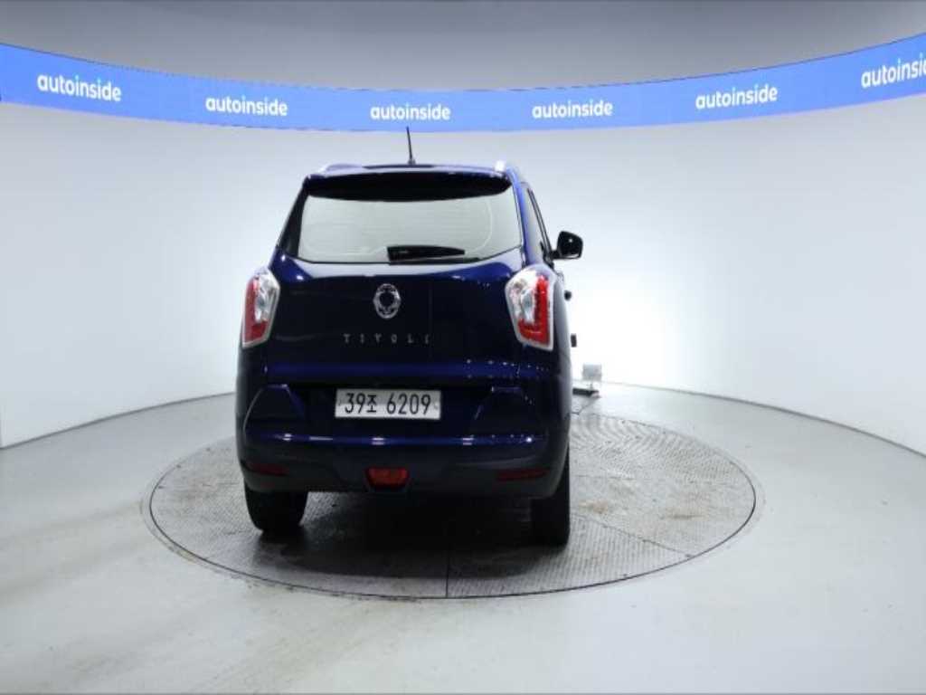 Ssangyong Tivoli - Vista 3