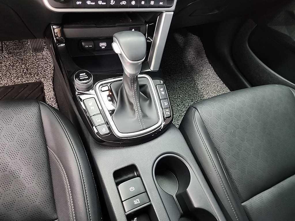 KIA Seltos - Vista 8