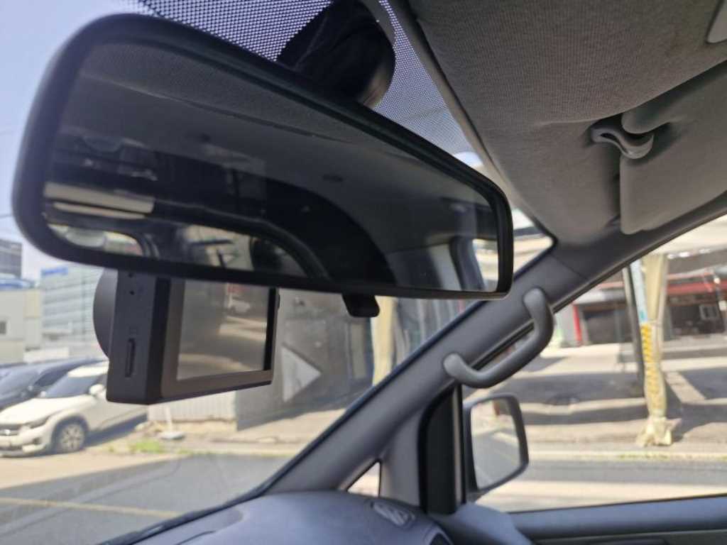 HYUNDAI Starex - Vista 10