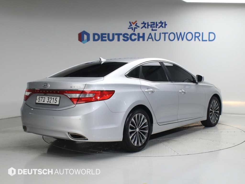 HYUNDAI Grandeur - Vista 2