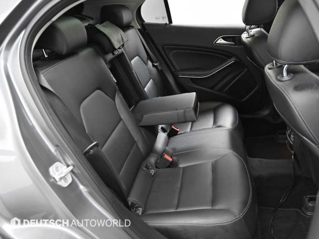 Mercedes Benz GLA Class - Vista 12