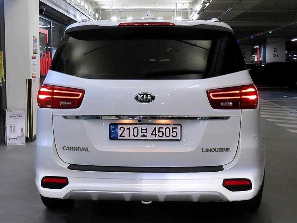 KIA Carnival - Vista 2