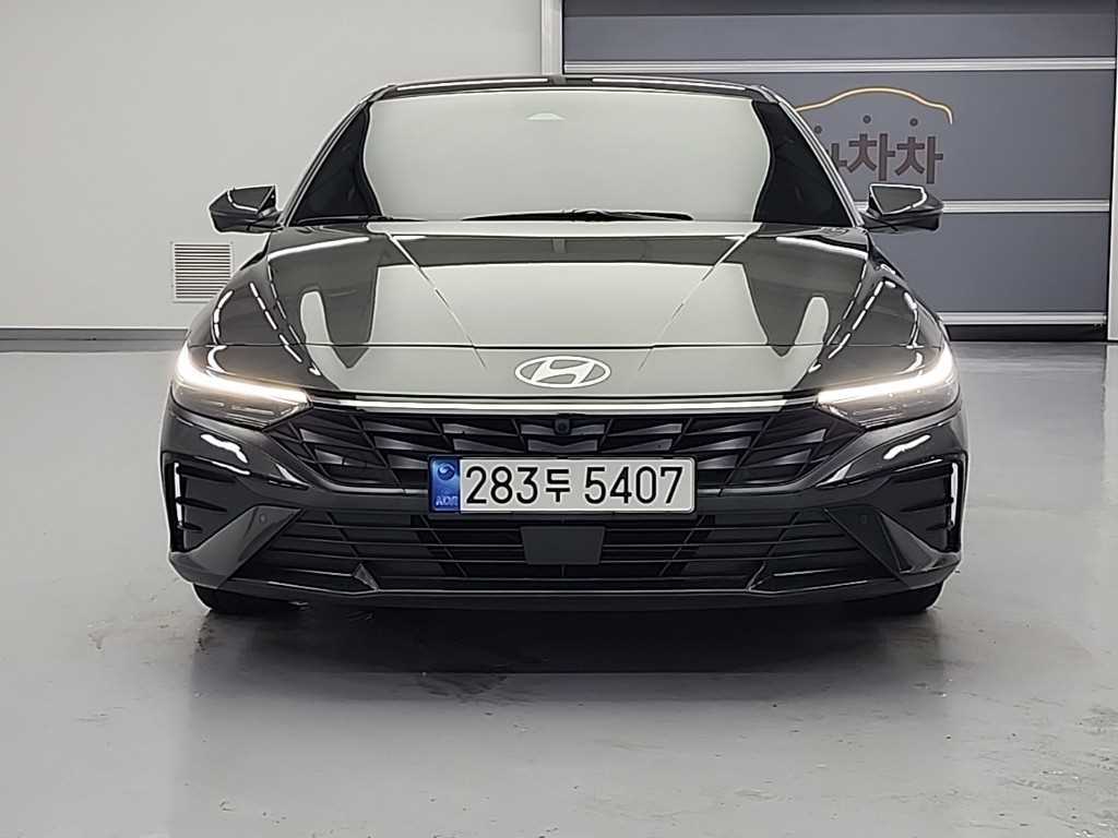 HYUNDAI Avante - Vista 2