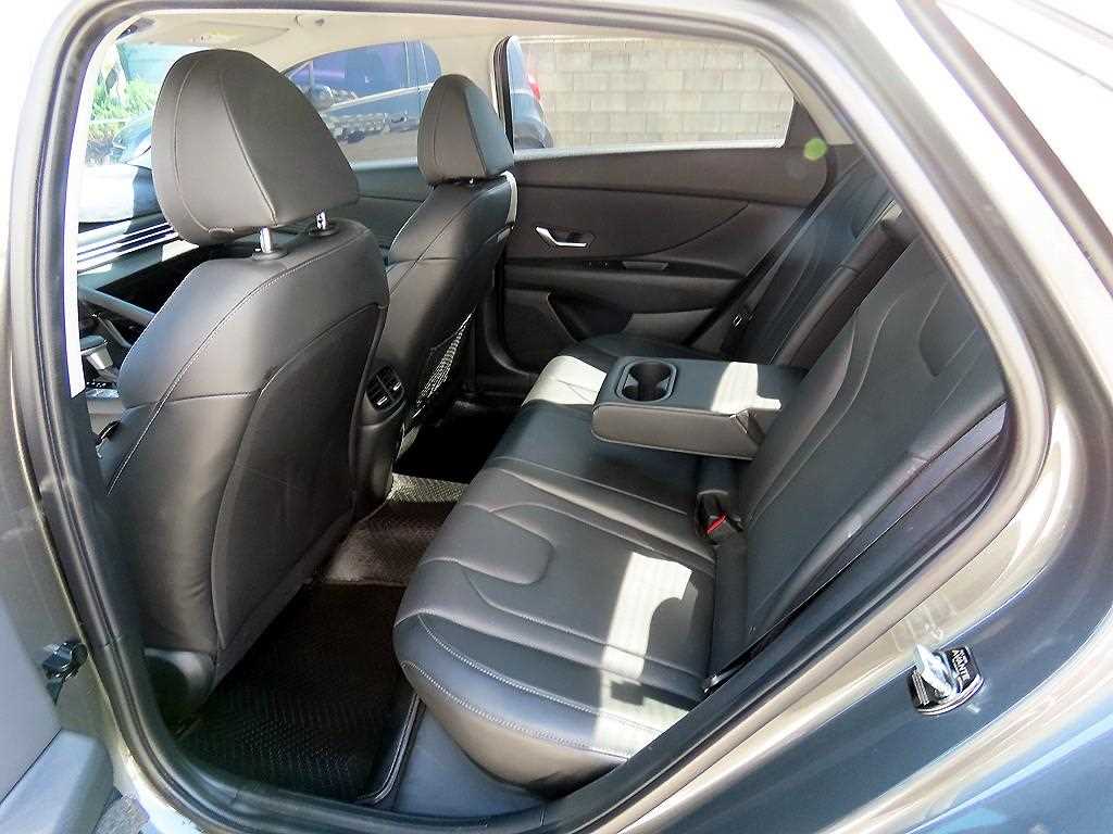 HYUNDAI Avante - Vista 6