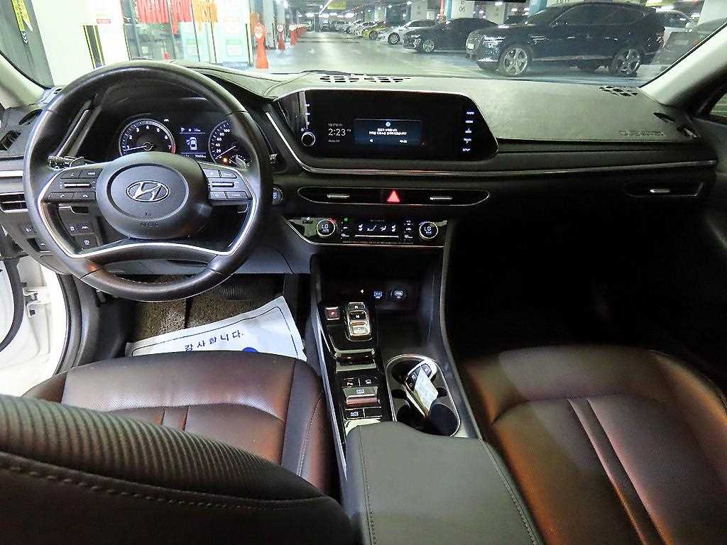 HYUNDAI Sonata - Vista 10