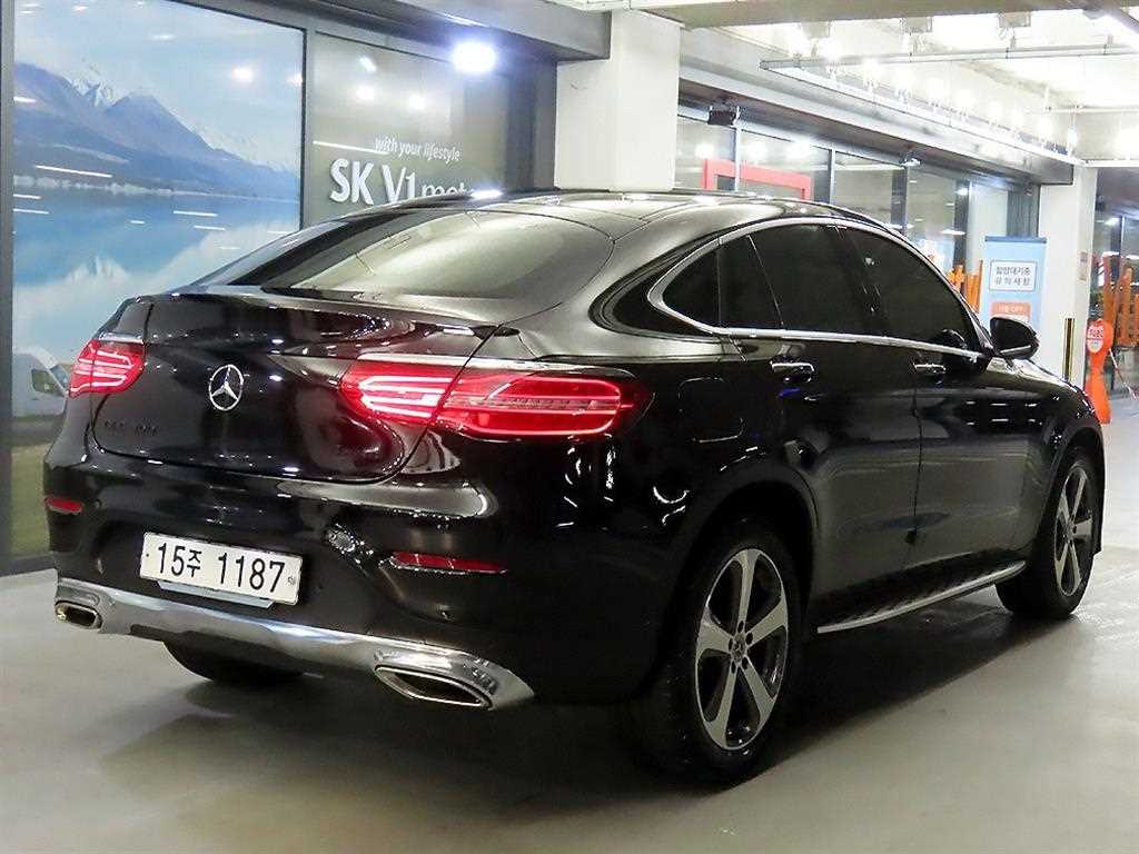 Mercedes Benz GLC Class - Vista 4