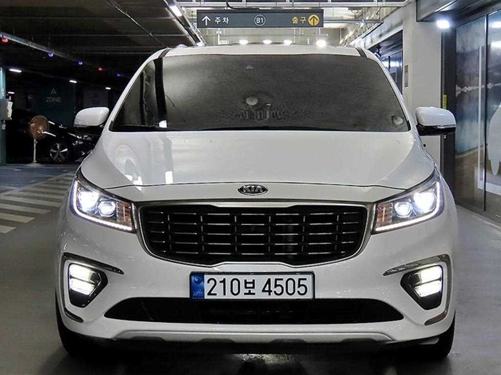 KIA Carnival 2019 the color of pearl - Importación desde Corea - HF Imports Iquique - Foto 1