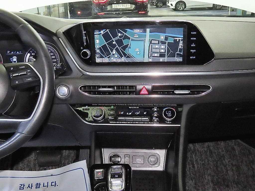 HYUNDAI Sonata - Vista 11