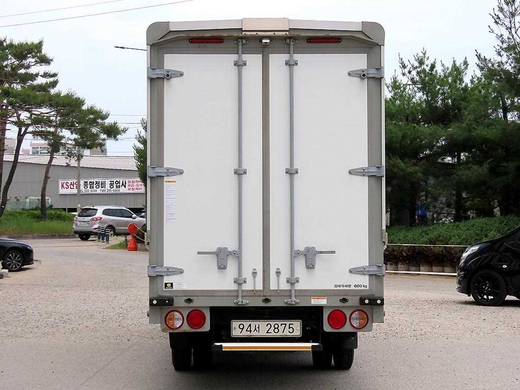 Small Truck Cargo (small) - Vista 4