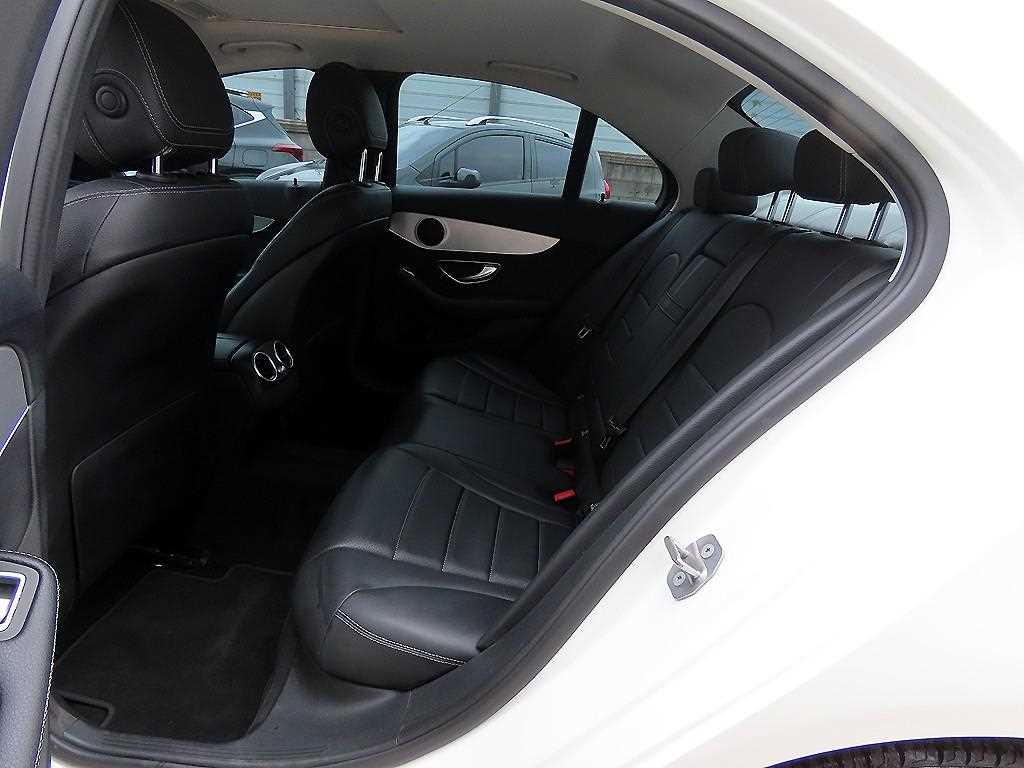 Mercedes Benz C Class - Vista 6