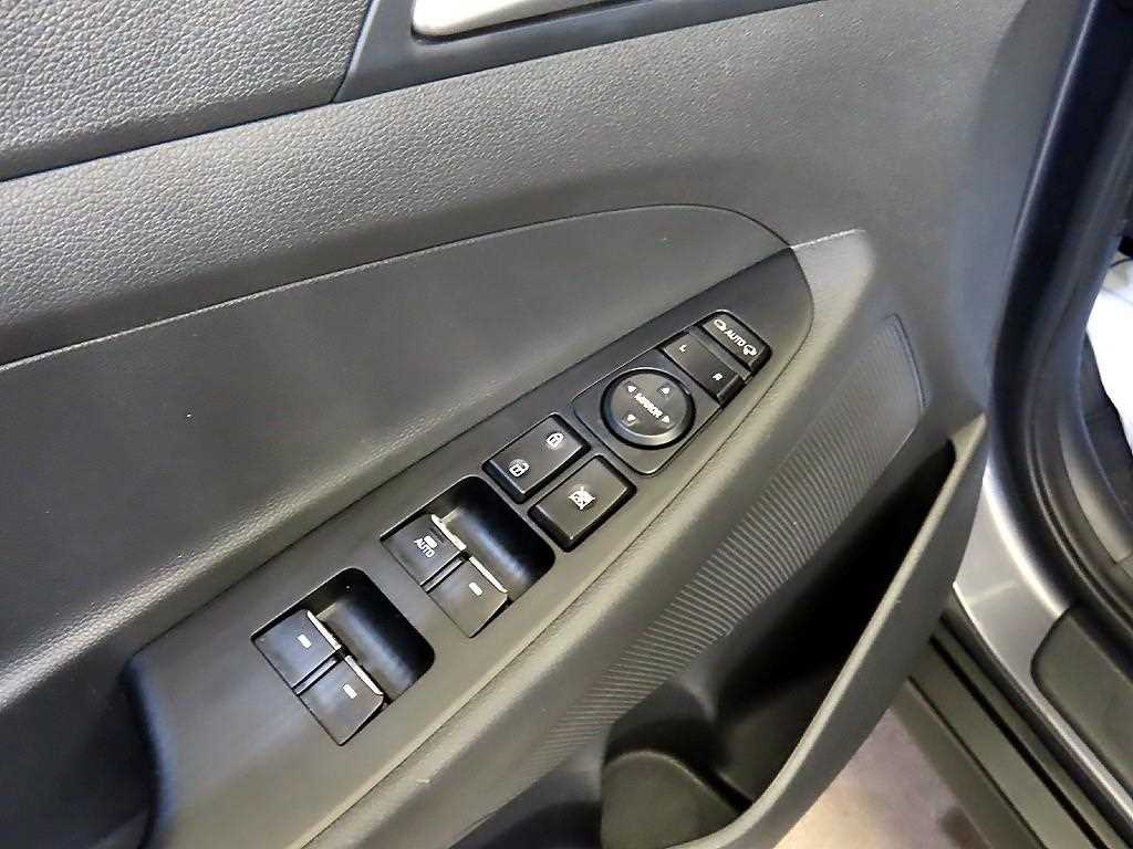 HYUNDAI Tucson 2017 Gris - Importación desde Corea - HF Imports Iquique - Foto 17