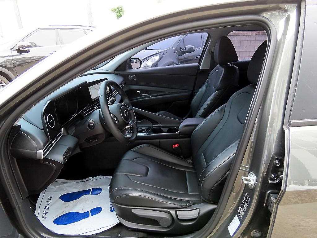 HYUNDAI Avante - Vista 5