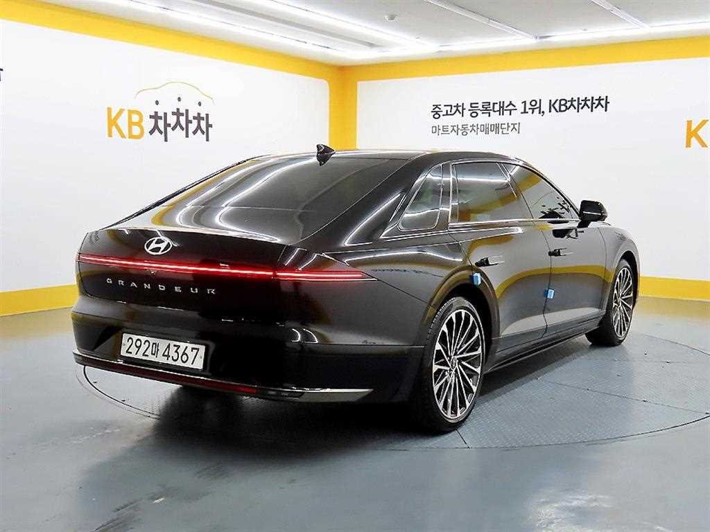 HYUNDAI Grandeur - Vista 4